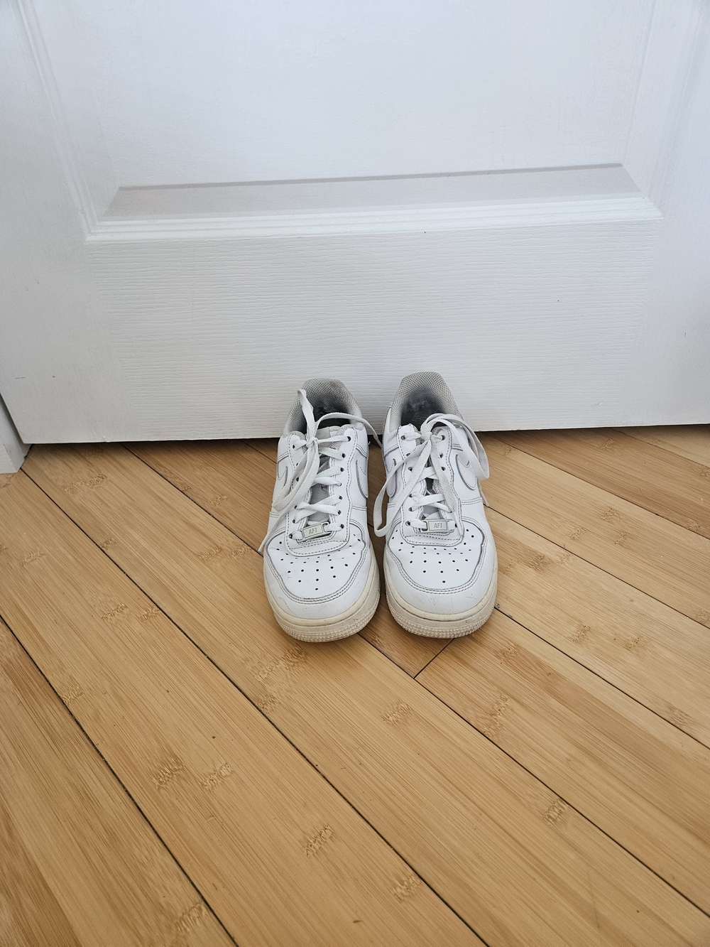 Womens White Low-Top Lace-Up Sneakers
